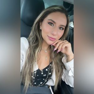 Meet your Posher, Christina